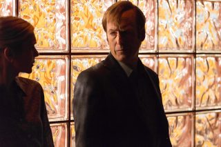 Man ställer klockan, det är sista-avsnittet-någonsin-dagen:
En fulländad final på en mästerlig TV-serie. ❤️ 
(torkar tårar resten av dagen …) 
📸: Michele K. Short/Netflix 

#BetterCallSaul