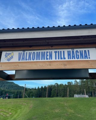 Blå himmel över Offerdalshägna när Offerdals IF gästas av IFK Strömsund!
(Baklängesmål i matchminut 1 – men vi reser oss. Resa oss är vår bästa gren.)
⚽️💙🤍💙🤍💙⚽️